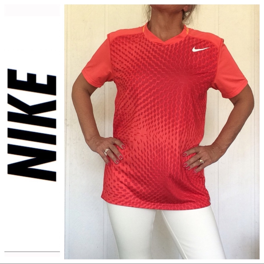 NIKE GRAPHIC DRI FIT SOCCER SHIRT ORANGE MEDIUM